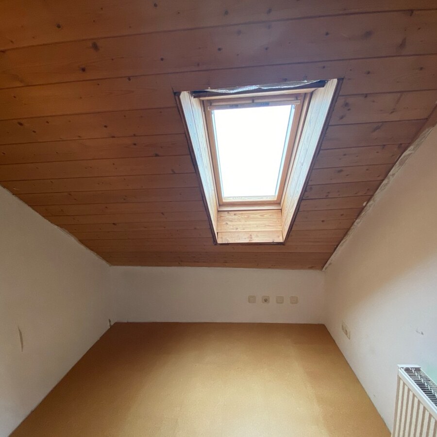 Dachgeschoss Sanierung vorher, Ansicht 3